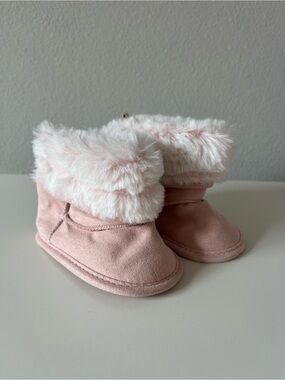 Pink Faux Fur Baby Booties - Soft Cozy Infant Slippers 🎀 New
